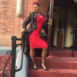 Meet your Posher, Regina